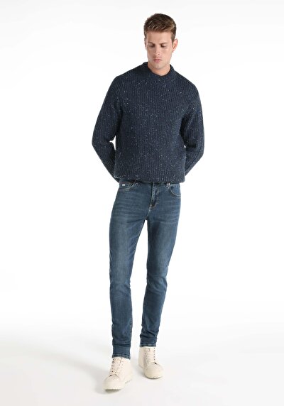 صورة من سليم  خصر منخفض ضيق الساق الجينز الداكن للرجال