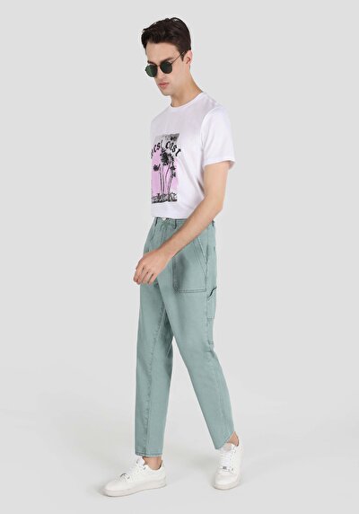 صورة من العمال متوسط الخصر مستقيم الساق الجينز الأخضر للرجال