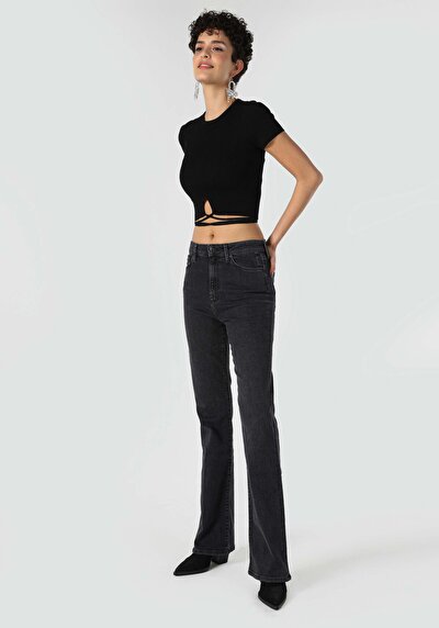 صورة من دينيم للنساء بناطيل