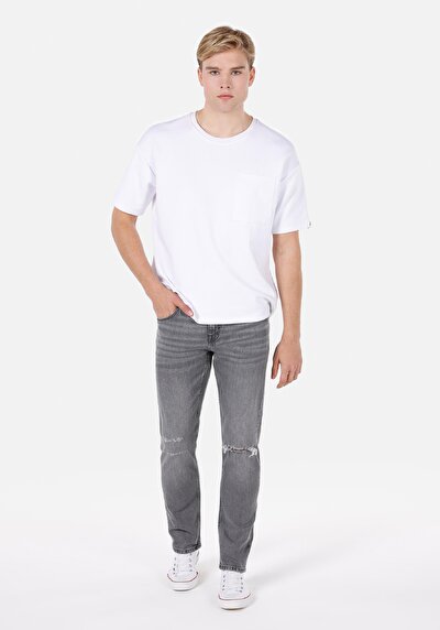 صورة من أسود للرجال بناطيل