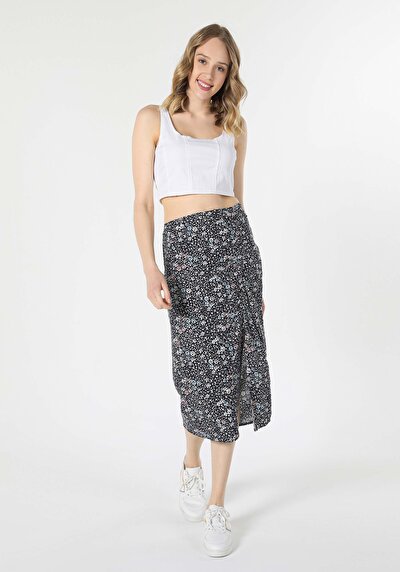 صورة من متعدد الألوان للنساء تنورة