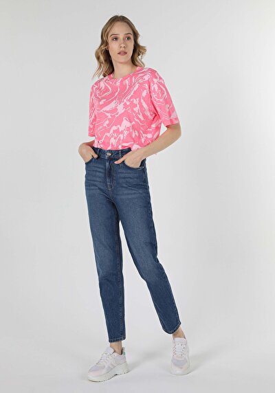 صورة من دينيم للنساء بناطيل