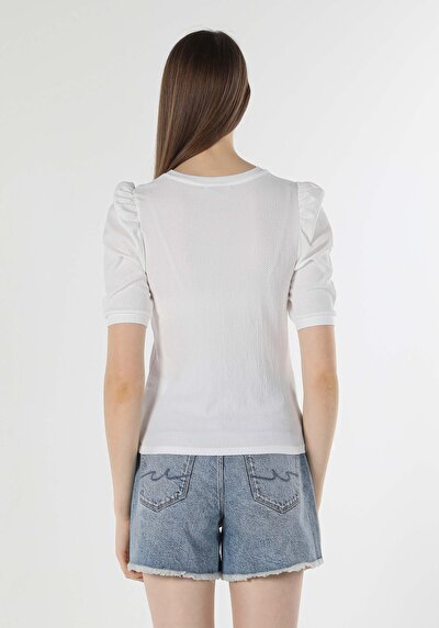 اعرض التفاصيل لـ أبيض للنساء تي شيرت بأكمام قصيرة