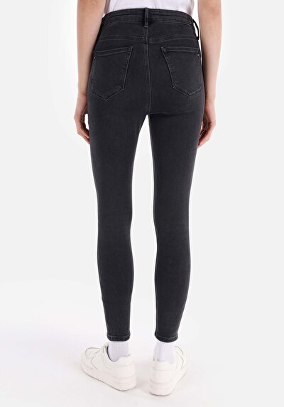 صورة من نحيل خصر متوسط ضيق الساق نسائي أسود جينز