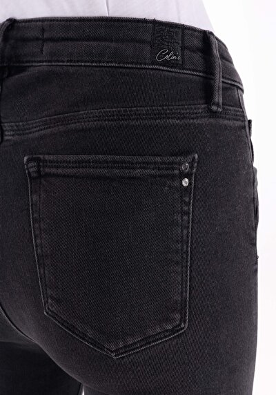 اعرض التفاصيل لـ نحيل  خصر متوسط ضيق الساق نسائي أسود جينز