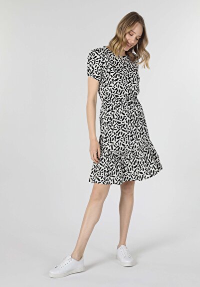 صورة من أبيض للنساء فستان