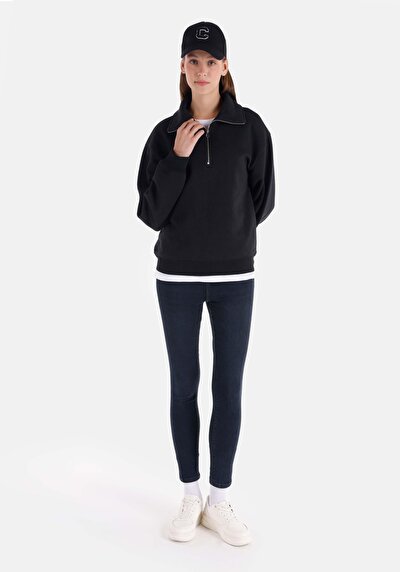 صورة من ضيق ارتفاع الخصر ضيق الساق الجينز النسائي