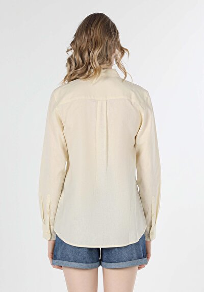 صورة من أصفر للنساء قميص كم طويل