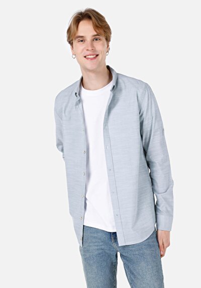 صورة من قميص عادي رقبة مستقيم قميص أخضر قابل للطي للرجال