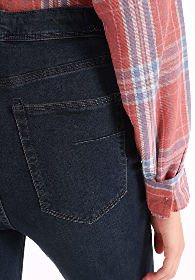 اعرض التفاصيل لـ أزرق داكن للنساء بناطيل