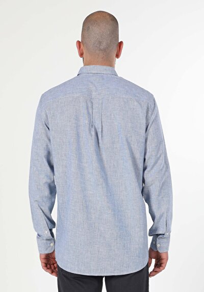 صورة من قميص عادي رقبة مستقيم رجالي أزرق كم طويل قميص