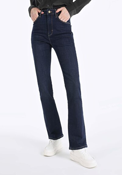 صورة من نحيف وردي الخصر الساق الإسبانية نسائي نيلي جينز