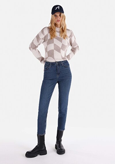 صورة من نحيف الخصر نحيف الساق نسائي نيلي جينز