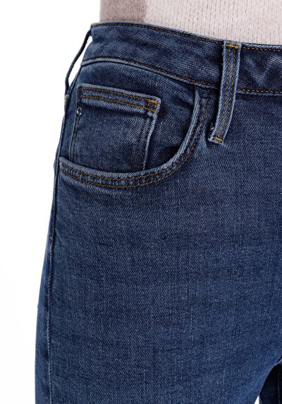 اعرض التفاصيل لـ نحيف   الخصر نحيف الساق نسائي نيلي جينز