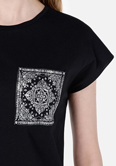 اعرض التفاصيل لـ أسود للنساء تي شيرت بأكمام قصيرة