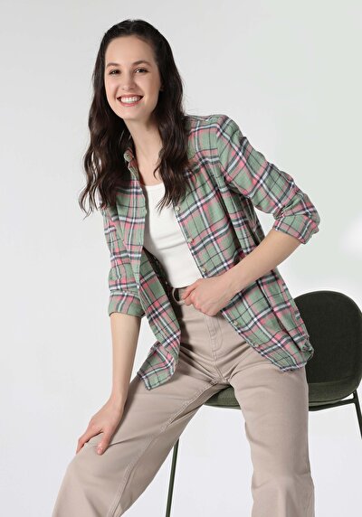 صورة من قميص عادي رقبة منقوشة نسائي أخضر كم طويل قميص