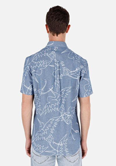 صورة من قميص عادي رقبة مطبوع رجالي أزرق كم قصير قميص