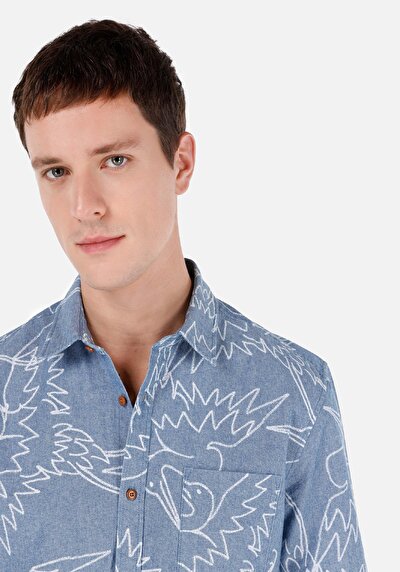 صورة من قميص عادي رقبة مطبوع رجالي أزرق كم قصير قميص