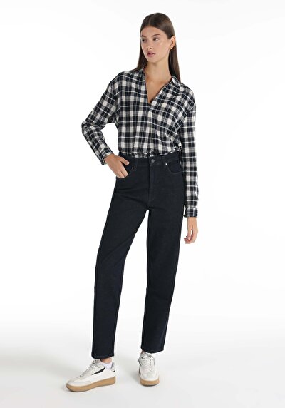 صورة من   مستقيم الساق الجينز النسائي