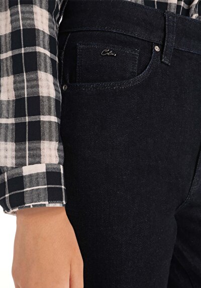 اعرض التفاصيل لـ   مستقيم الساق الجينز النسائي