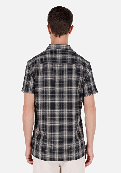 صورة من قميص عادي رقبة منقوشة رجالي أسود قصيرة الأكمام قميص