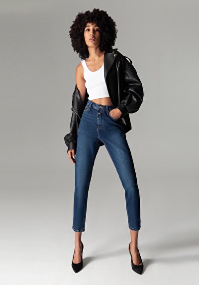 صورة من أزرق للنساء بناطيل