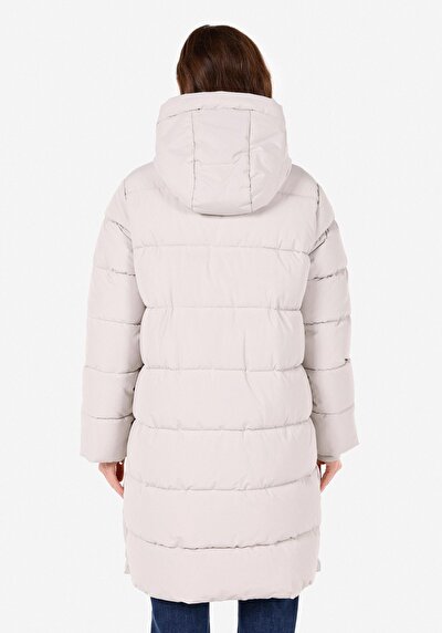 صورة من عادي مقنع مقنع مبطن معطف نسائي بيج مقاوم للماء