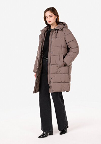 صورة من معطف نسائي مقاوم للماء مقنع مقنع مقنع عادي