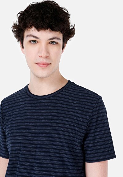 اعرض التفاصيل لـ   رقبة مستديرة مخطط رجالي أزرق كحلي كم قصير تي شيرت