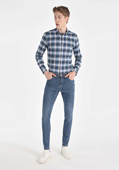 صورة من سليم  خصر منخفض ضيق الساق جينز نيلي للرجال