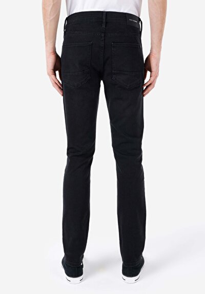 صورة من مستقيم جينز نيلي للرجال