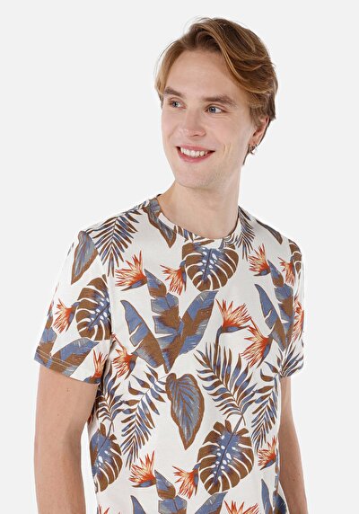 صورة من رقبة مستديرة مطبوعة رجالي بيج كم قصير تي شيرت