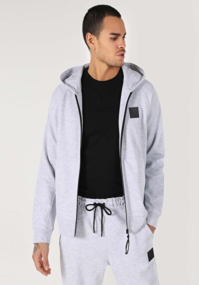 صورة من رمادي للرجال جاكيت سترة