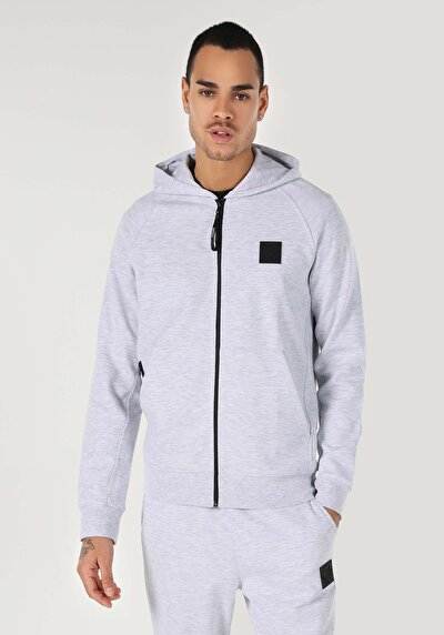 صورة من رمادي للرجال جاكيت سترة