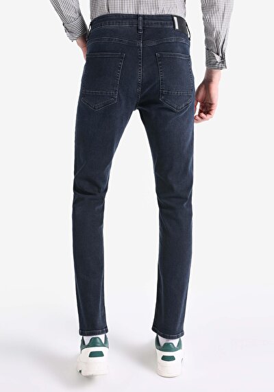 صورة من مستقيم خصر منخفض مستقيم الساق الجينز الداكن للرجال