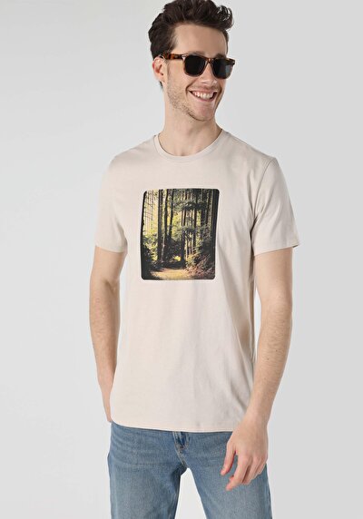 صورة من   رقبة مستديرة مطبوعة رجالي بيج كم قصير تي شيرت