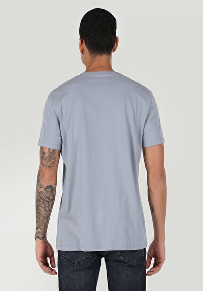 اعرض التفاصيل لـ أزرق للرجال تي شيرت بأكمام قصيرة