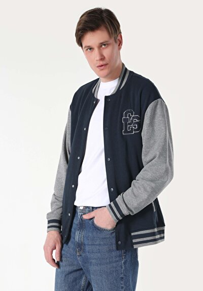 صورة من أزرق بحري للرجال جاكيت سترة