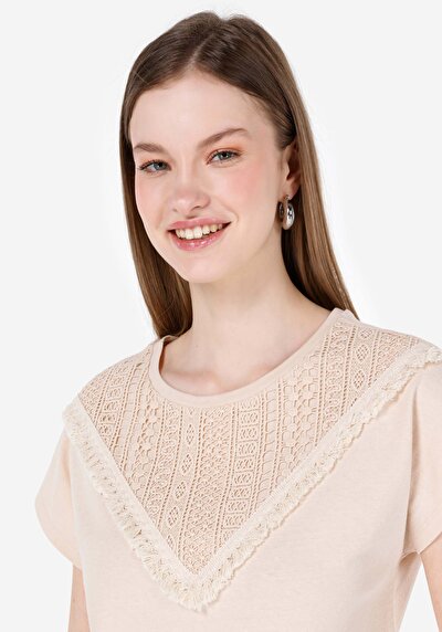 صورة من عادي مقاس رقبة مستديرة مطرزة نسائي بيج كم قصير تي شيرت