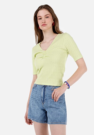 صورة من ضيق قصة V رقبة جاكار نسائي أخضر كم قصير تي شيرت