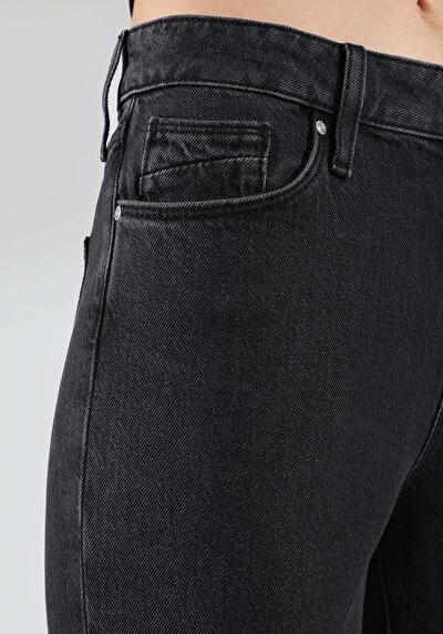 اعرض التفاصيل لـ نحيف  خصر متوسط ساق مستقيمة نسائي جينز أسود