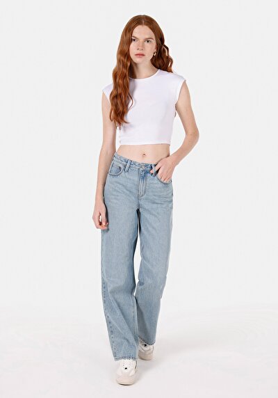 صورة من دينيم للنساء بناطيل