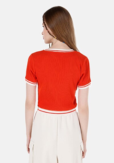 اعرض التفاصيل لـ أحمر للنساء تي شيرت بأكمام قصيرة