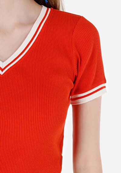 اعرض التفاصيل لـ أحمر للنساء تي شيرت بأكمام قصيرة