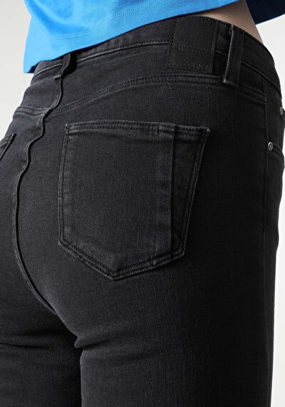 اعرض التفاصيل لـ نحيل  خصر متوسط ضيق الساق نسائي أسود جينز