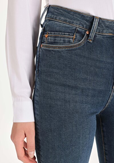 اعرض التفاصيل لـ نحيف   الخصر مستقيم الساق نسائية نيلي جينز