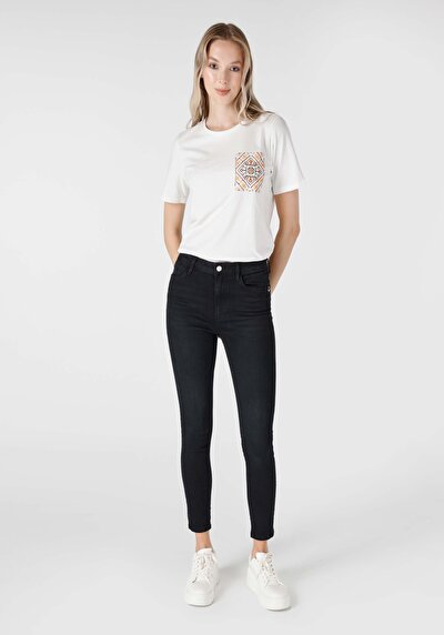 صورة من نحيل خصر متوسط ضيق الساق نسائي أسود جينز