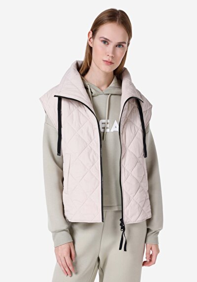 صورة من سترة حجرية نسائية عادية