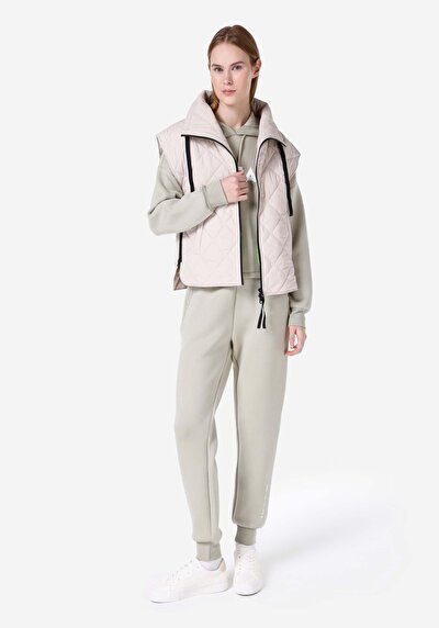 صورة من سترة حجرية نسائية عادية