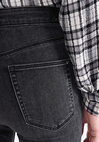 اعرض التفاصيل لـ Skinny Fit جينز أسود نسائي